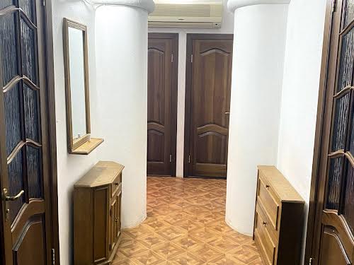 квартира за адресою Свято-Миколаївська вул. (Леніна), 62