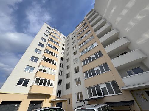 квартира за адресою Довженка вул., 32