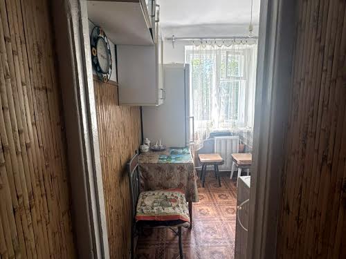 квартира по адресу Строителей ул., 27