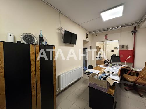 комерційна за адресою Добровольців вул. (Маршала Говорова), 8