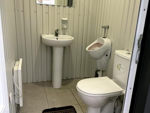 комерційна за адресою Калинівска, 8