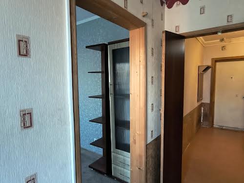 квартира за адресою Анни Ахматової вул., 37