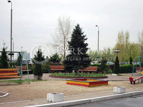 квартира за адресою Миколи Амосова вул., 4