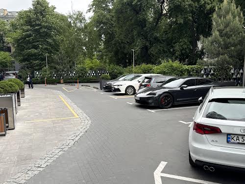 комерційна за адресою Січових стрільців, 44-а