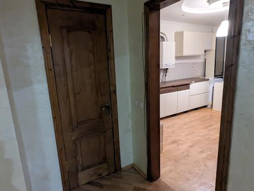 квартира за адресою Тролейбусна вул., 26