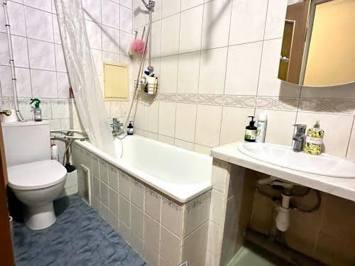 квартира за адресою Будівельників вул., 27А