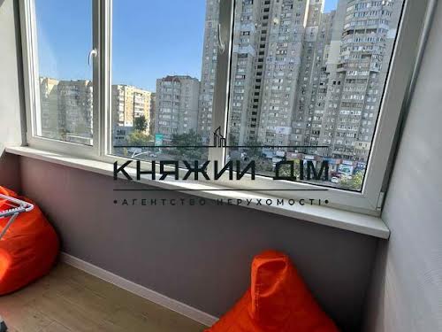 квартира за адресою Ревуцького вул., 40-Б