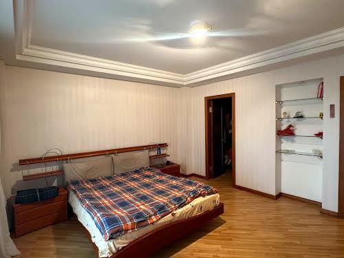 квартира за адресою Академіка Чекмарьова вул., 2