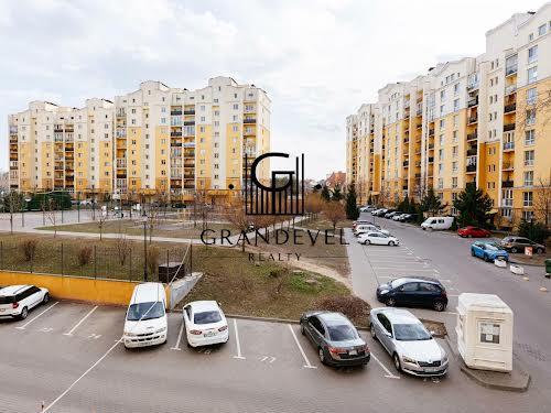 квартира за адресою Лобановського, 28