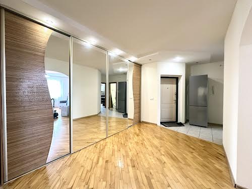 квартира за адресою Паркова вул., 18в