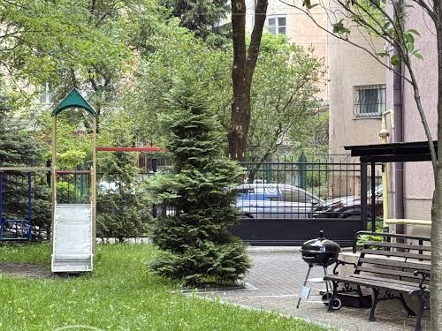 квартира за адресою Івана Карпинця вул. (), 10