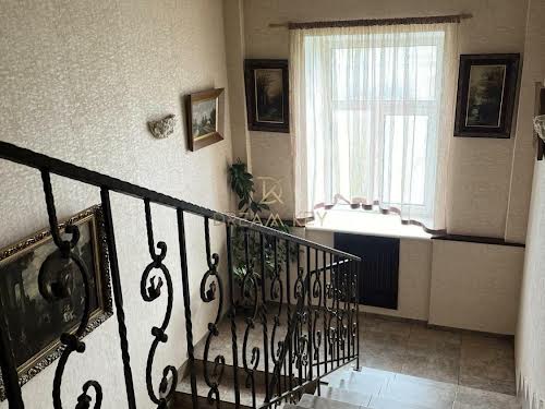будинок за адресою с. Вишеньки, Урожайна, 13