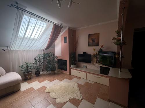 квартира за адресою Коновальця вул., 3