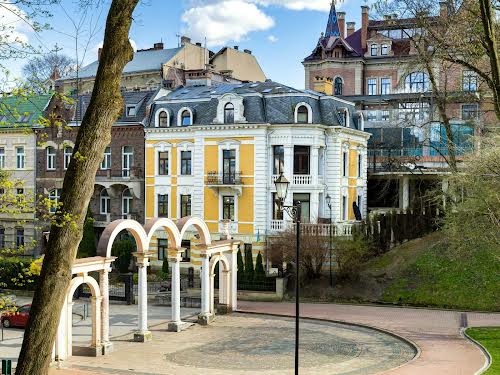 комерційна за адресою Паркова вул. (), 9