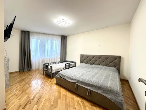 квартира за адресою Паркова вул., 18в