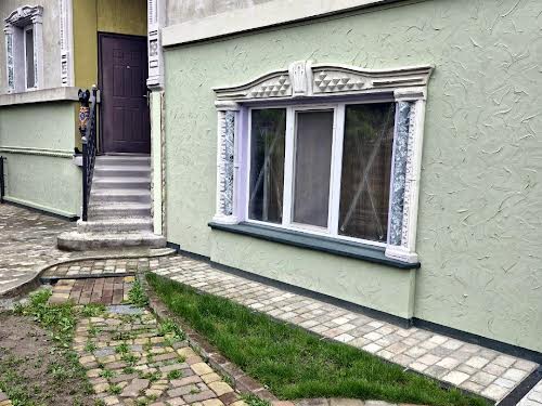 будинок за адресою Богатирська вул., 30а