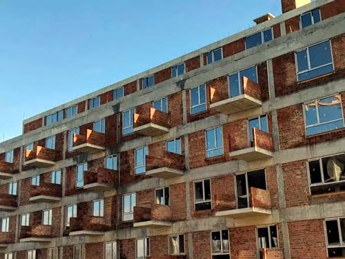 комерційна за адресою Пилипа Орлика вул., 20