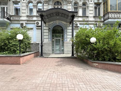 комерційна за адресою Тарасівська вул., 19