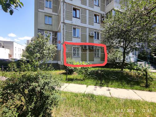 коммерческая по адресу Драгоманова ул., 23