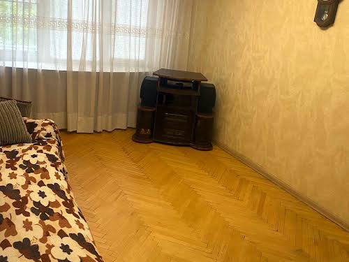 квартира по адресу Строителей ул., 14