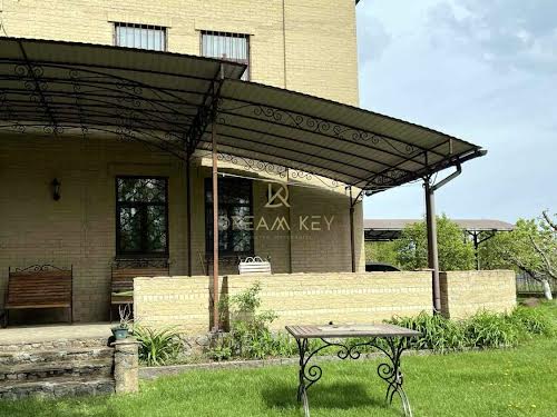 будинок за адресою с. Вишеньки, Урожайна, 13