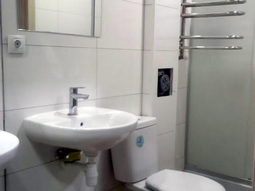 комерційна за адресою Руставелі вул., 31