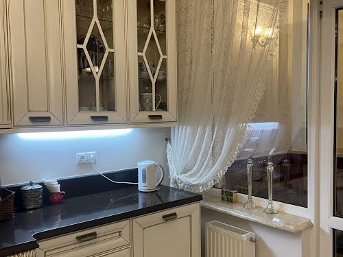 квартира за адресою Літературна, 12 А