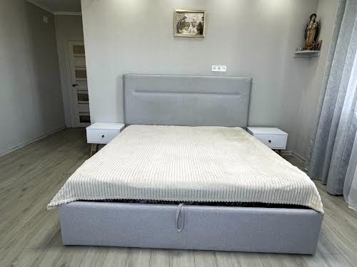 квартира за адресою Авраама Лінкольна вул., 6