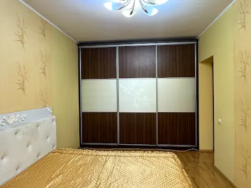 квартира за адресою Анни Ахматової вул., 16-Б