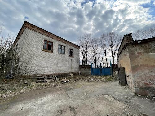 комерційна за адресою Любецька вул., 180