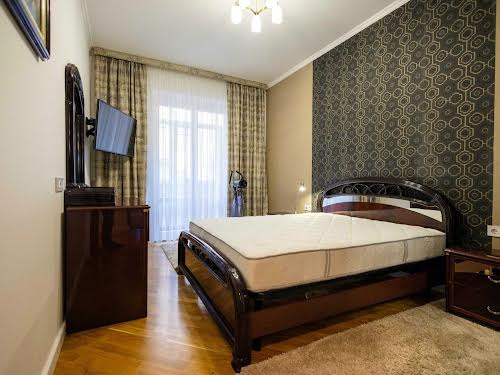 квартира за адресою Олександра Олеся вул., 25в