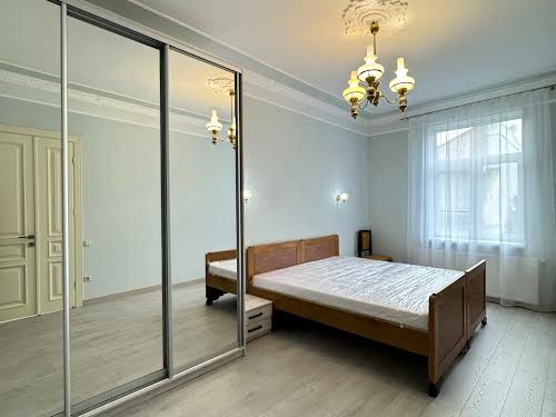 квартира за адресою Героїв УПА, 63