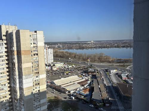 квартира по адресу Ревуцкого ул., 40б