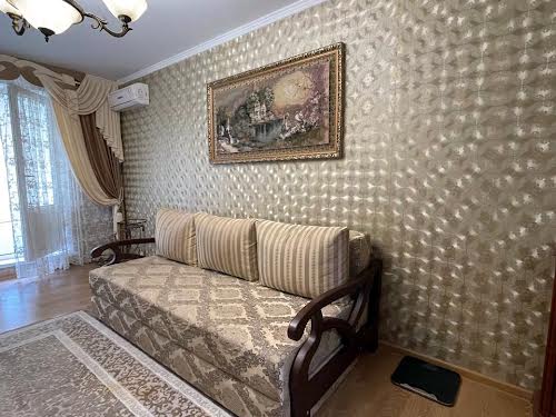 квартира за адресою Довженка вул., 5