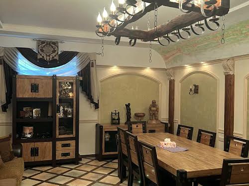 будинок за адресою Горіхова вул.