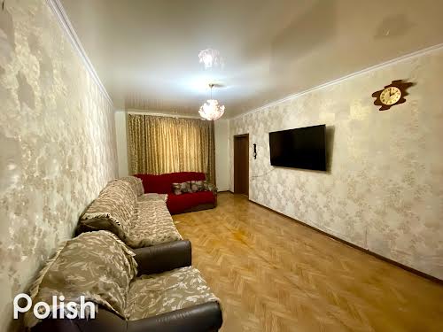 квартира за адресою Бажова вул., 8