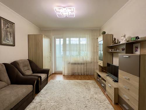 квартира за адресою Михайла Лушпи просп., 32