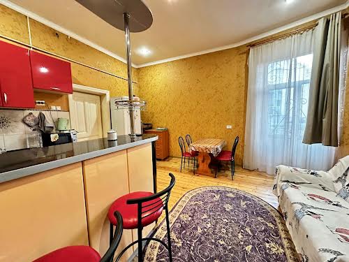 квартира за адресою Шептицьких вул., 24