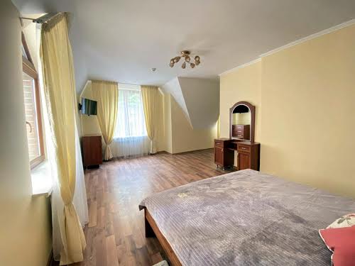 комерційна за адресою Львів, Академіка Володимира Гнатюка вул. (), 22