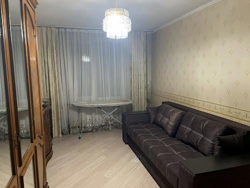 квартира за адресою Миколи Ушакова вул., 4