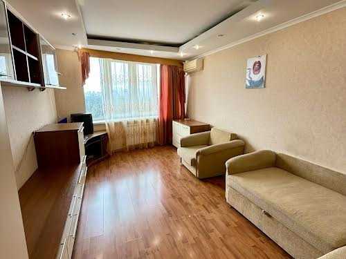 квартира за адресою Верховинна вул., 35