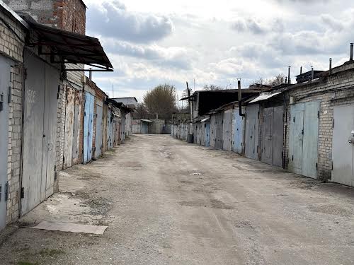 комерційна за адресою Героїв Крут вул. (Черепіна), 81