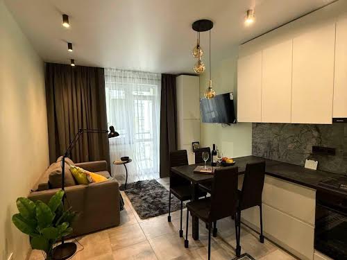квартира за адресою Залізнична вул., 7