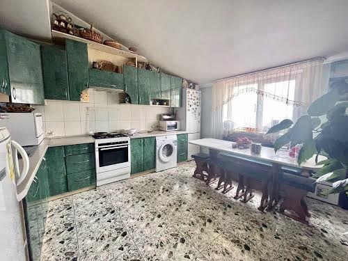 квартира за адресою Коновальця вул., 3