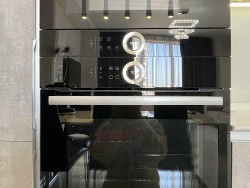 квартира за адресою Літературна вул., 1А