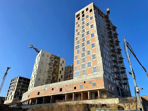 квартира за адресою Кирила Студинського вул., 1