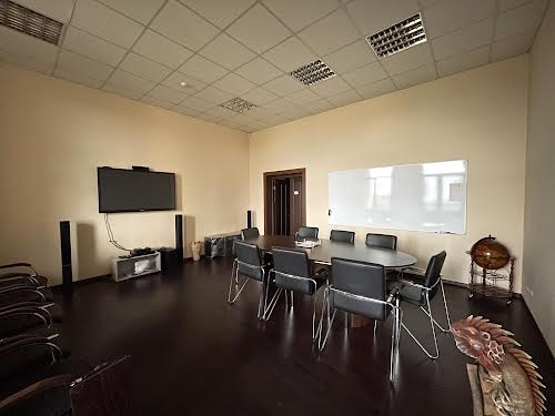 коммерческая по адресу Броварська, 1а