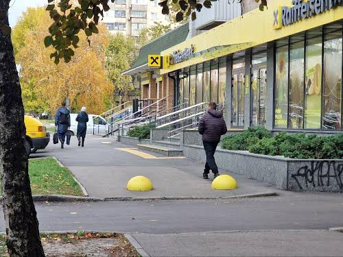 коммерческая по адресу Незалежності, 2