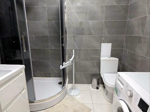 квартира за адресою Довженка, 21