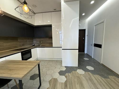 квартира за адресою Джона Маккейна вул. (Івана Кудрі), 7
